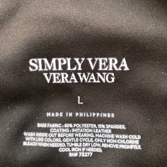 Simply Vera Vera Wang faux leather leggings in silver snake foil print - Picture 8 of 9